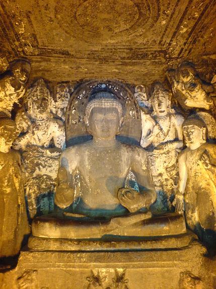 Buddha Statue in den Ajanta Caves
